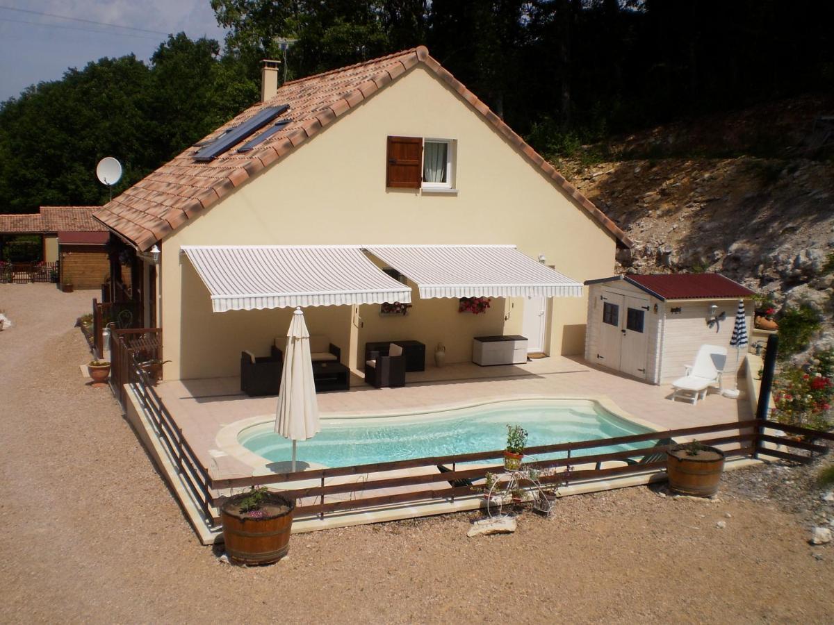 Gite Les Roziers Montmurat Exterior photo